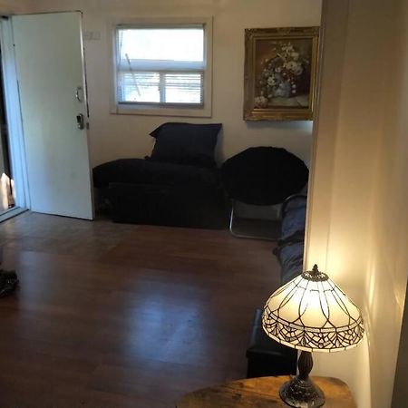 Awesome Cozy 1 Bedroom Coachhouse Toronto Exterior photo